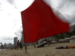 Hay alerta en la playa desde Salina Cruz, Oaxaca, a Acapulco, Guerrero. EFE  /