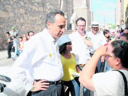 La carretera de San Juan de los  Lagos a Encarnación de Díaz es una de las promesas del candidato perredista.ESPECIAL  /