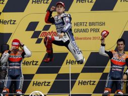 Jorge Lorenzo (c) celebra su triunfo. REUTERS  /