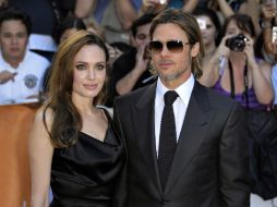 La pareja de actores Angelina Jolie y Brad Pitt se encuentra en los preparativos para una fiesta benéfica en Londres. ARCHIVO  /