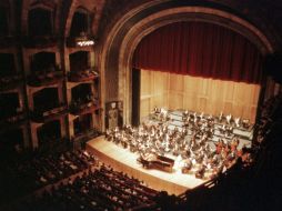 La OSN y el el Coro Bicultural Dessoff-Xopankuikatl presentaron su concierto 14 en la Sala Principal de Bellas Artes. ARCHIVO  /