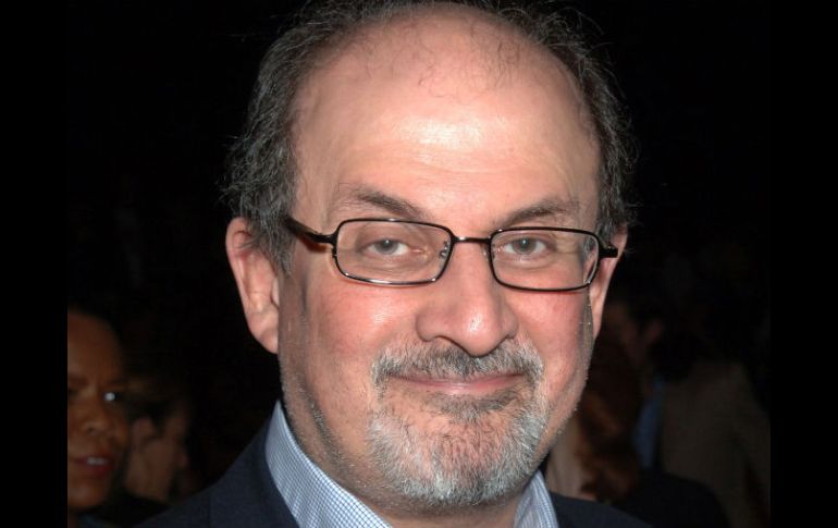 Rushdie cumplirá  mañana a 65 años de edad. ARCHIVO  /