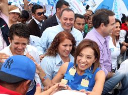 En Atlixco, Josefina Vázquez Mota planteó que los hombres que acudan a votar sean premiados. AFP  /