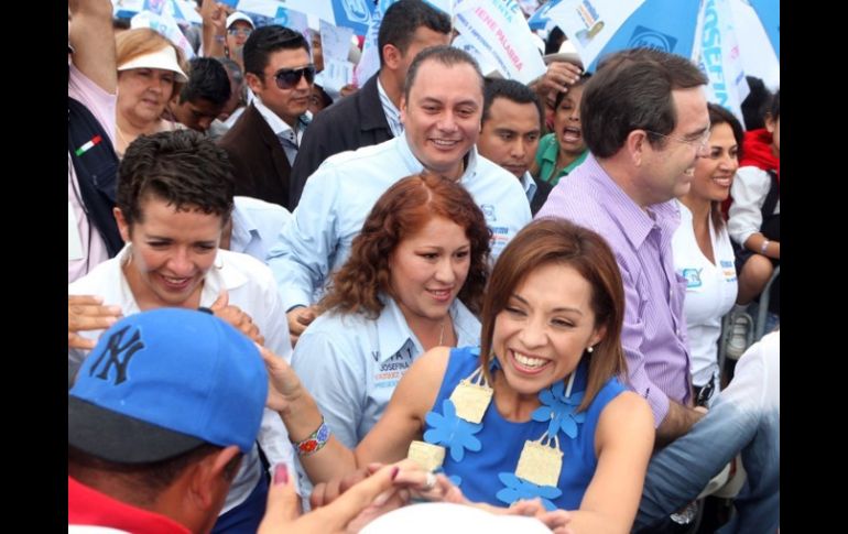 En Atlixco, Josefina Vázquez Mota planteó que los hombres que acudan a votar sean premiados. AFP  /