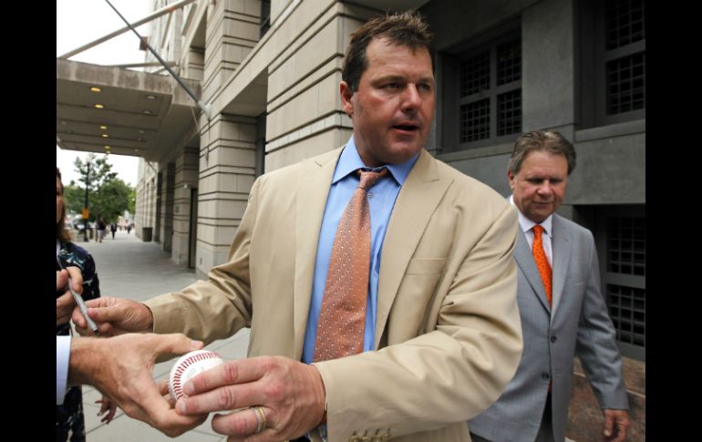 El ex lanzador Roger Clemens fue encontrado hoy no culpable de los cargos de perjurio que el gobierno federal presentó en su contra. AP  /