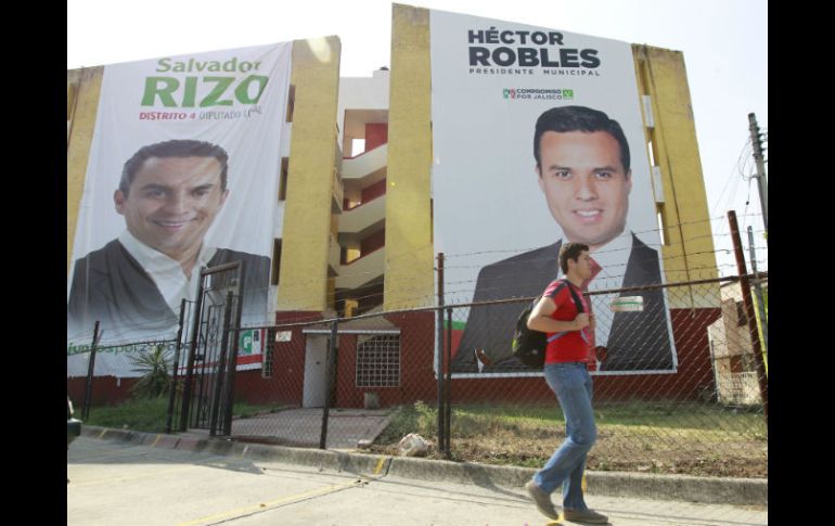 A 15 días del proceso electoral, la publicidad de partidos políticos invade la ZMG.  /