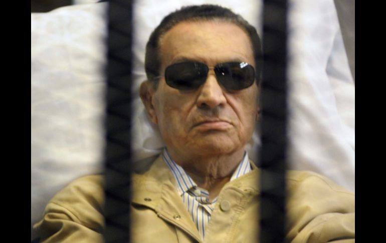 El ex presidente egipcio Hosni Mubarak, recluso en una prisión de El Cairo, fue atendido de urgencia. ARCHIVO  /