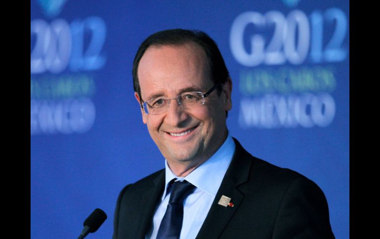 El Presidente francés, Francois Hollande, responde preguntas durante una conferencia en la Cumbre del G-20 en Los Cabos. AP  /