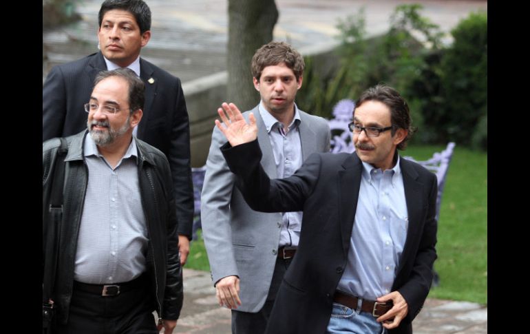 Gabriel Quadri de la Torre arriba a la sede de la CDHDF para participar en el debate convocado por #YoSoy132. NTX  /