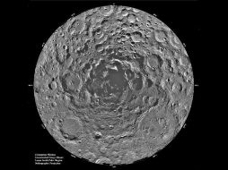 Vista del polo sur de la Luna donde se ubica el cráter Shackleton como el más cercano a su centro. NASA  /