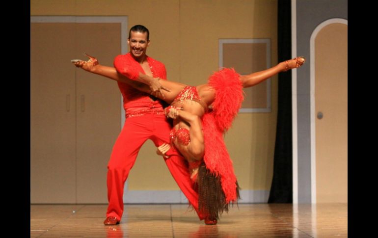 Según, Rafael Cancel, con el récord demostrarán que los puertorriqueños son los que más bailan salsa y 'más sabroso'. ARCHIVO  /