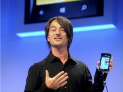 Joe Belfiore, Vicepresidente corporativo de Microsoft, anuncia el nuevo sistema Windows Phone 8 en California, Estados Unidos. REUTERS  /