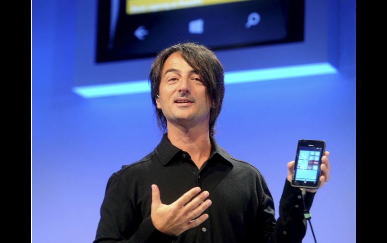 Joe Belfiore, Vicepresidente corporativo de Microsoft, anuncia el nuevo sistema Windows Phone 8 en California, Estados Unidos. REUTERS  /