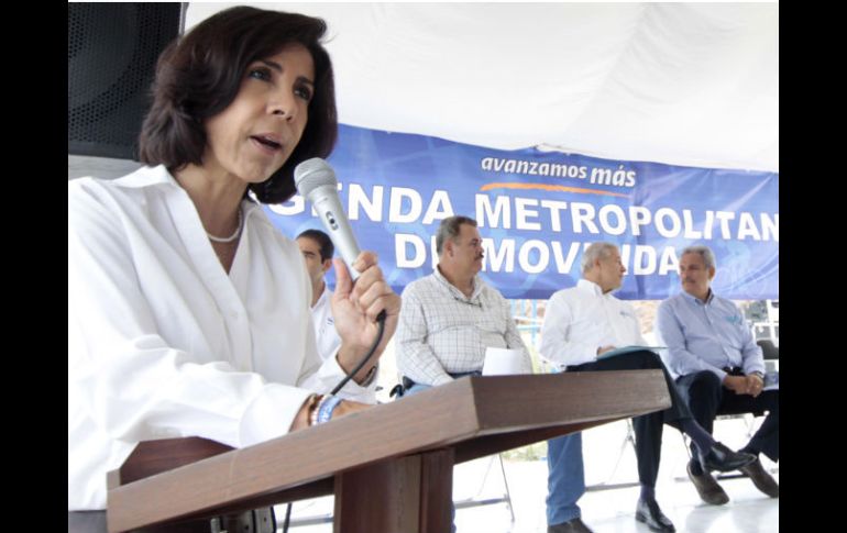 La aspirante panista por Zapopan habló de incrementar rutas de camiones y manejo de tarifa única en el transporte. ESPECIAL  /