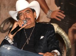 Joan Sebastian durante la conferencia que presentó con Lucero. EL UNIVERSAL  /