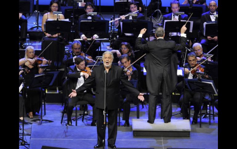 El tenor hizo gala de la amplitud de su repertorio operístico, donde se escucharon piezas de Wagner, Strauss y Verdi. EFE  /