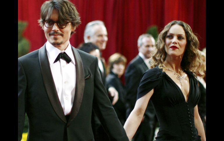 Depp decidió pagarle a su ex compañera Vanessa Paradis 100 millones de dólares para llevar una relación cordial. REUTERS  /