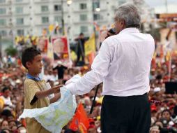 Andrés Manuel López Obrador durante su cierre estatal de campaña en el puerto veracruzano. EL UNIVERSAL  /