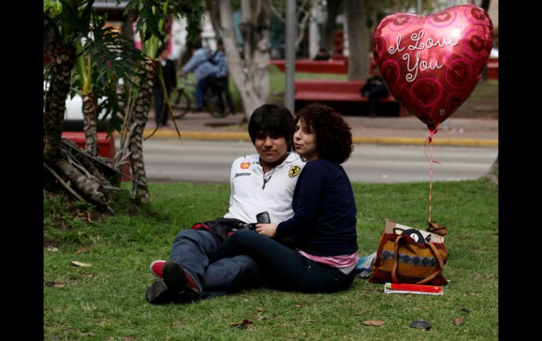 El amor funciona del mismo modo que cuando la gente es adicta a alguna sustancia. ARCHIVO  /