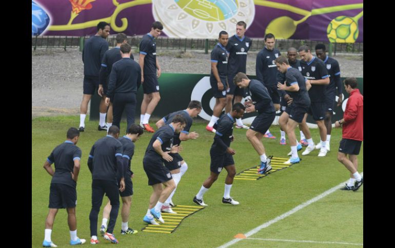 La selección de Inglaterra entrena el día de hoy como preparación para su próximo duelo del domingo ante Italia. REUTERS  /