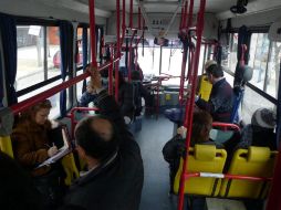 ''A veces vas mal, con dolor de cabeza y no tienes por qué aguantar esa música'', agrego un usuario del transporte. EFE  /