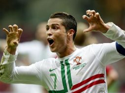 Cristiano Ronaldo celebra su gol durante el partido que enfrentó a de Portugal contra República Checa. EFE  /