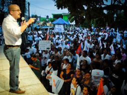 El candidato se comprometió a llevar a cabo la construcción de un lienzo charro en El Zapote. ESPECIAL  /