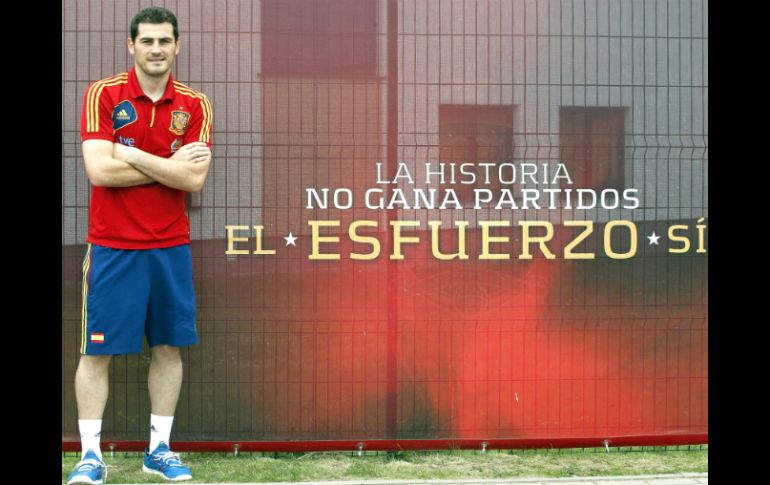 El guardameta y capitán de la selección española de futbol, Iker Casillas, fue clave para el pase de su equipo en cuartos. EFE  /