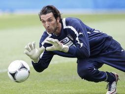 Gianluigi Buffon espera un duelo complicado ante el equipo de la rosa. REUTERS  /