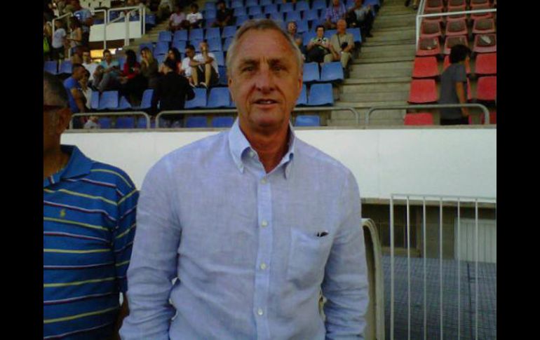 Johan Cruyff estuvo presente en el partido del Guadalajara. Tomada de @Chivas  /