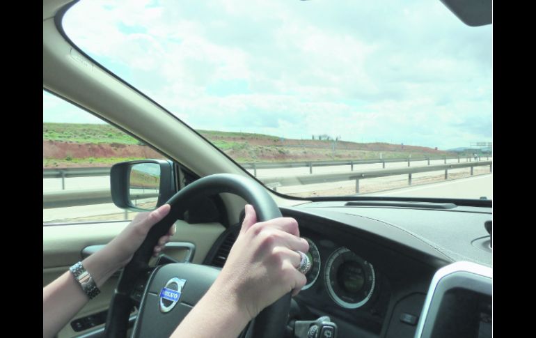 VIENTO A FAVOR. Aunque no lo vemos, el auto se mueve al ritmo del aire, ya sea a favor o en contra. Hay que estar atentos.  /