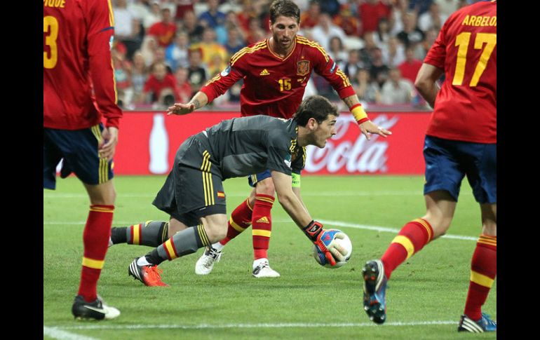 Iker Casillas (centro) ha sido un jugador fundamental para España en esta Eurocopa. EFE  /