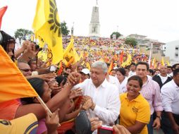 El candidato presidencial de la coalición Movimiento Progresista, Andrés Manuel López Obrador durante su cierre de campaña. NTX  /