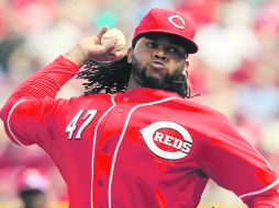 Brazo educado. Johnny Cueto realiza un lanzamiento, durante el partido ante Minnesota. AP  /