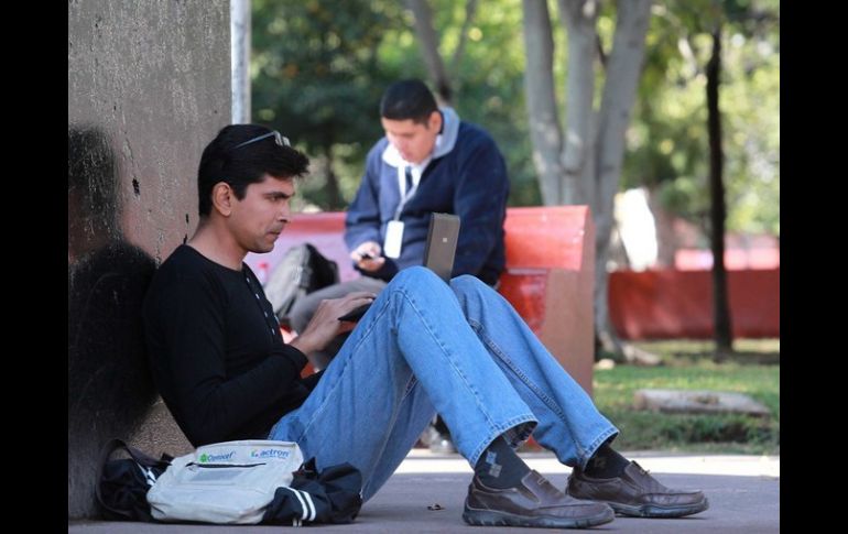 Al tener más opciones, también se traduce en menores precios, afirma el analista sobre telecomunicaciones. ARCHIVO  /