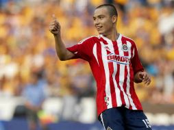 En la carrera por el tútulo como centro delantero de Chivas, Érick Torres no se resigna a ceder espacios. MEXSPORT  /