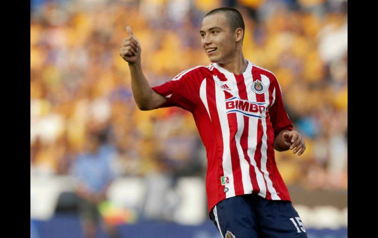 En la carrera por el tútulo como centro delantero de Chivas, Érick Torres no se resigna a ceder espacios. MEXSPORT  /