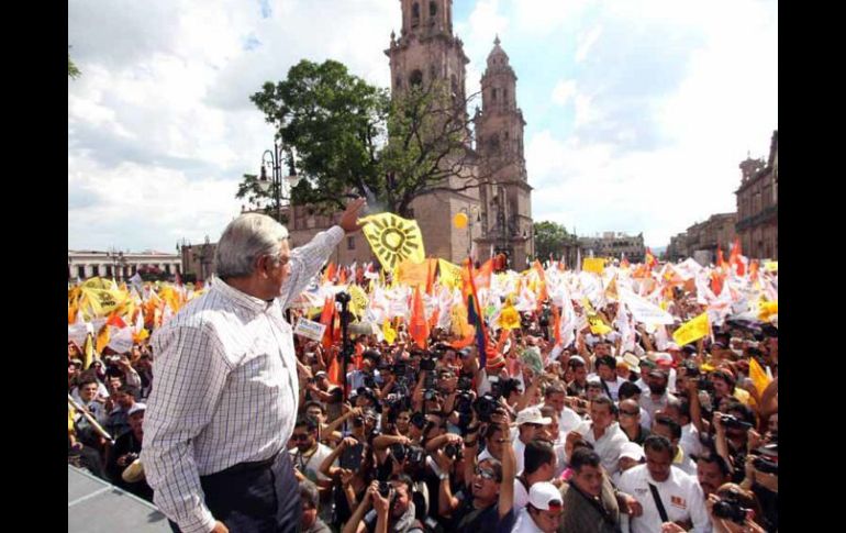 Andrés Manuel López Obrador en un acto de campaña hoy en Morelia, Michoacán. EFE  /