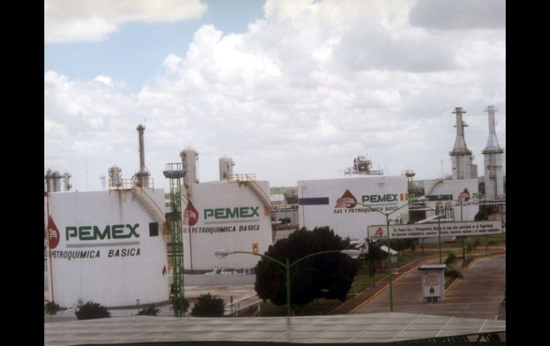 Pemex es una de las empresas que más usan gas natural, con un consumo de tres mil 700 millones de pies cúbicos diarios. ARCHIVO  /