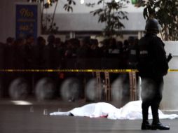 Ayer, una balacera entre agentes de la Policía Federal, en el AICM, dio como resultado la muerte de tres de ellos. ARCHIVO  /