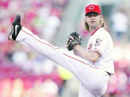 Bronson Arroyo se mostró sólido durante siete entradas ante los bateadores de los Cerveceros. AP  /