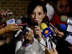 Josefina Vázquez Mota durante conferencia de prensa en el Aeropuerto Internacional de Guadalajara. EL UNIVERSAL  /