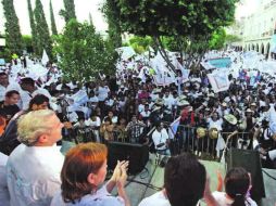 Fernando Guzmán concluyó su actividad proselitista en este municipio con un mitin ante miles de simpatizantes. ESPECIAL  /