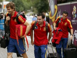 Los jugadores de la selección española a su llegada a Kiev, donde permanecerán concentrados, para la final de la Eurocopa 2012. EFE  /