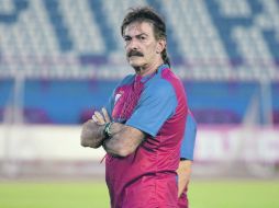 La misma cantaleta de Ricardo La Volpe de que se necesitan refuerzos la ha hecho en cada equipo al que ha entrenado. MEXSPORT  /