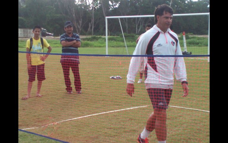 La 'Pájara' trabajó con los jugadores que al parecer serán los titulares en el inicio del próximo Apertura 2012.  /