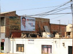 En estas elecciones la ciudad lució tapizada de propaganda electoral. ARCHIVO  /