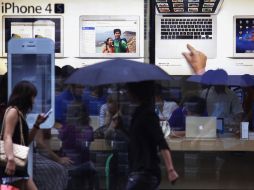 El gigante tecnológico Apple celebró hoy con una subida superior al 2 % en bolsa el quinto aniversario del iPhone. REUTERS  /