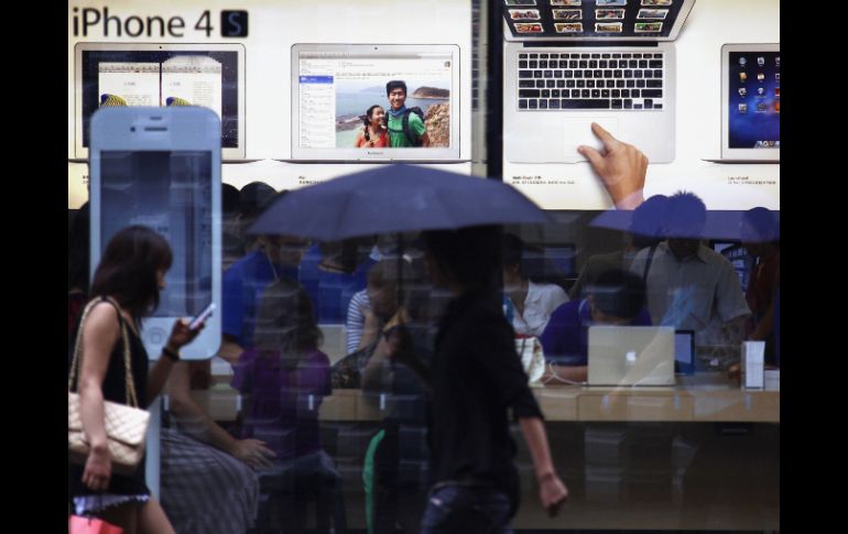 El gigante tecnológico Apple celebró hoy con una subida superior al 2 % en bolsa el quinto aniversario del iPhone. REUTERS  /