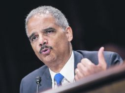 El procurador de Justicia, Eric Holder, escapa a un proceso avalado por la Cámara de Representantes.  /